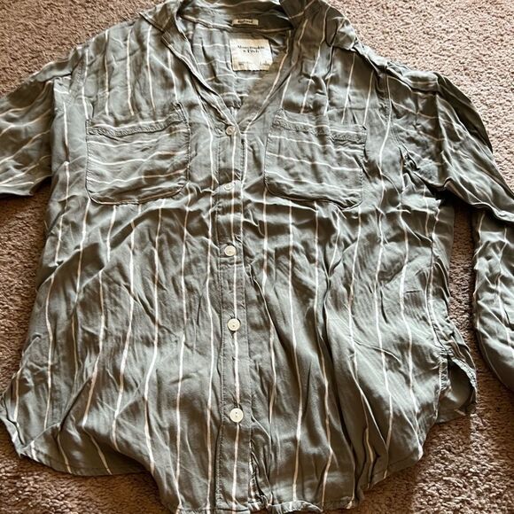 Abercrombie small button down striped - Picture 5 of 9